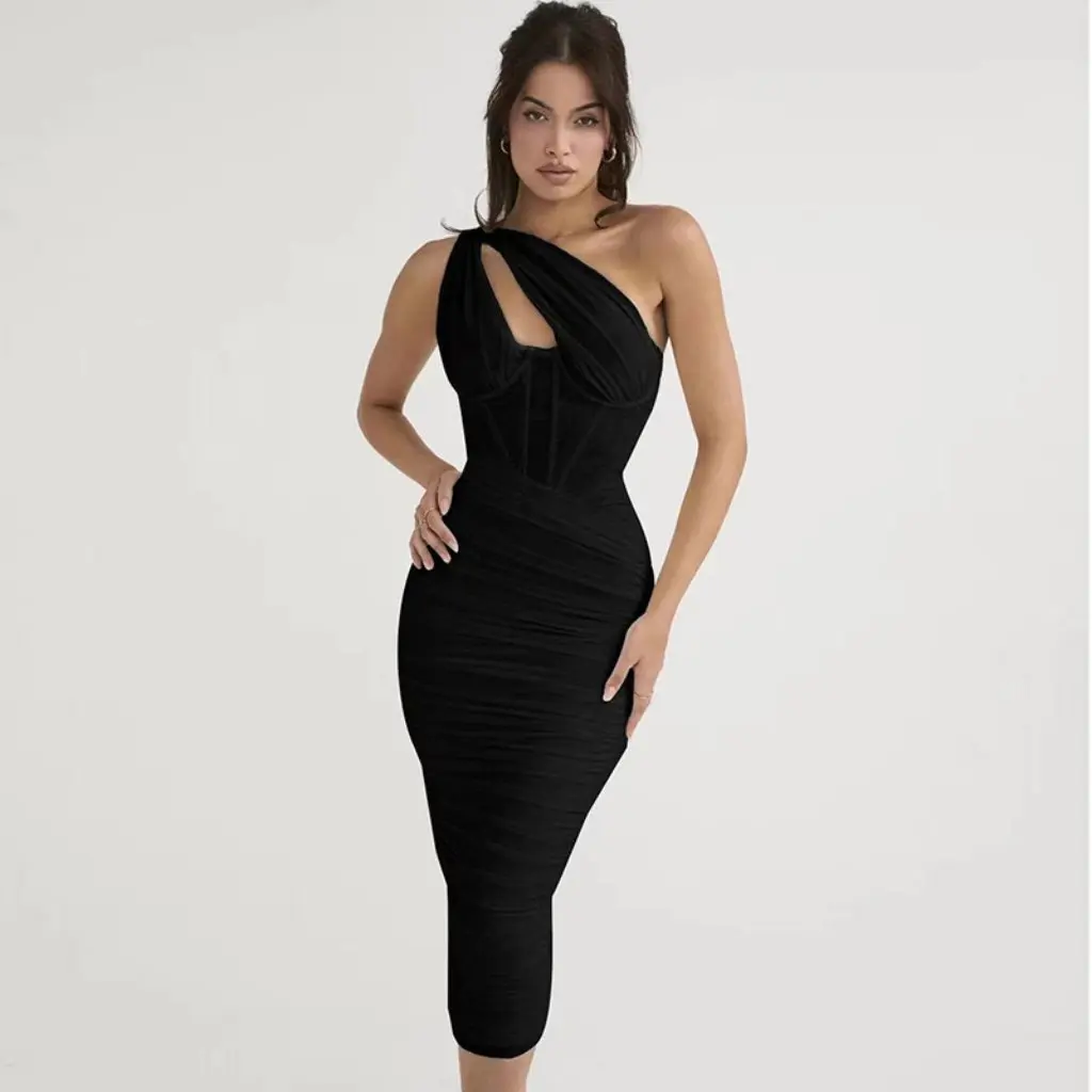 Independent Station Eap Reine Farbe Plissee One-Shoulder Fishbone Cut-out Kleid Damenmode One-Shoulder-Kleid