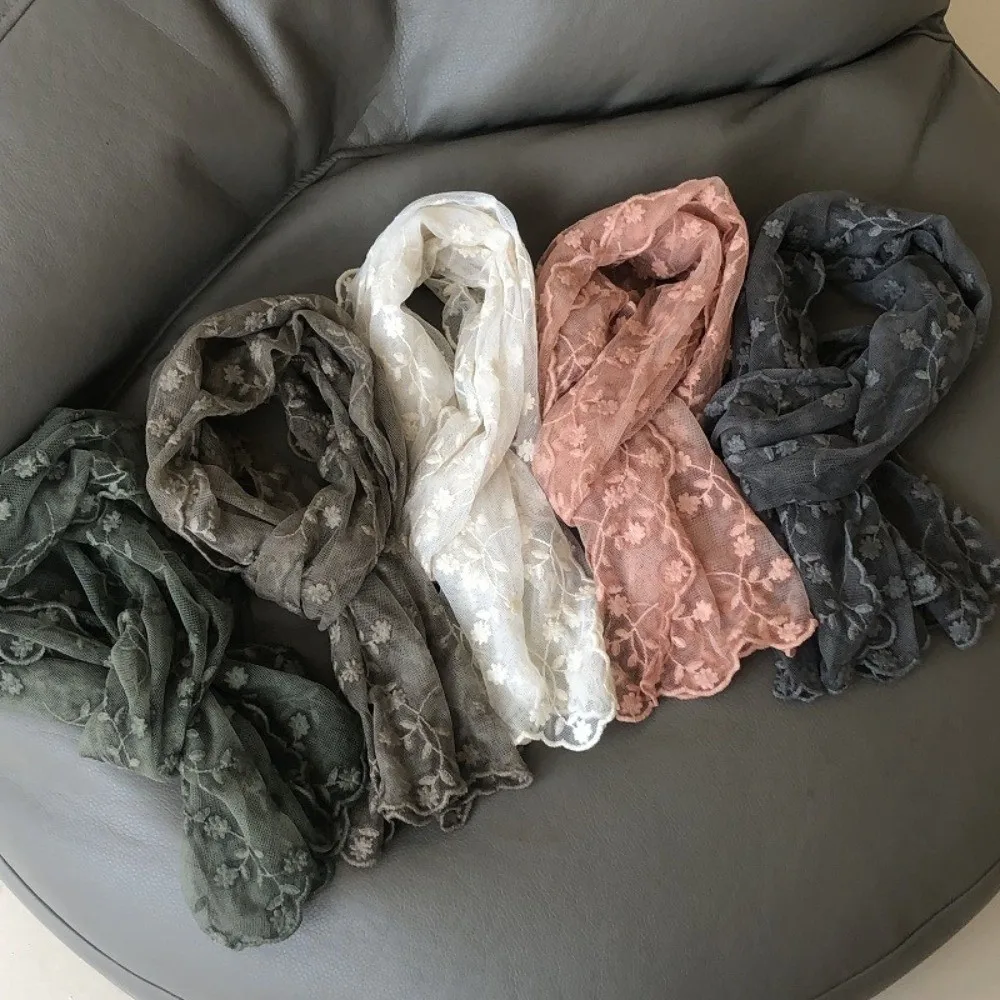 

Элегантный универсальный женский кружевной шарф-накидка в корейском стиле, длинный, с защитой от солнца, с вышивкой цветов, ретро-дизайн, для защиты шеи