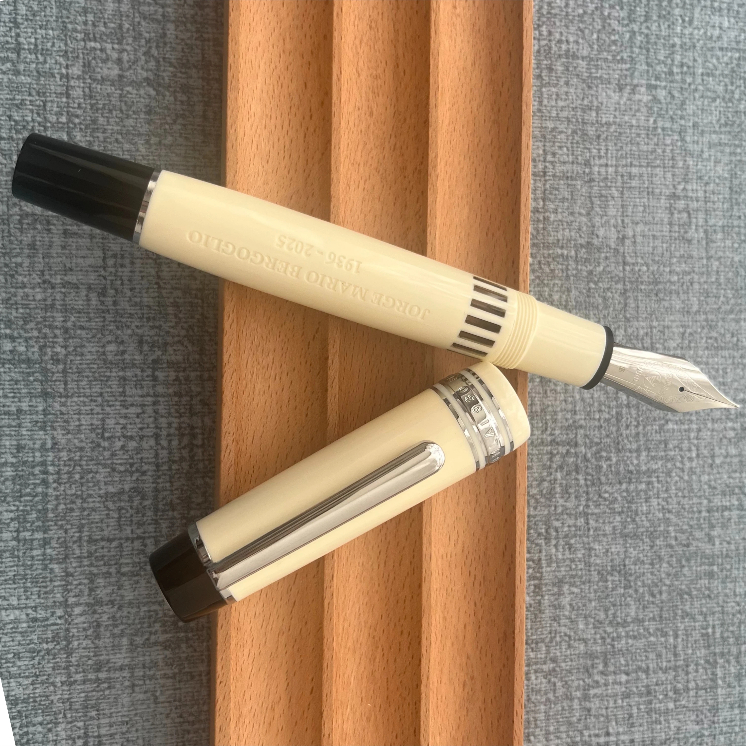 

Ограниченный белый! WingSung 630, большая перьевая ручка с поршнем из смолы, золотой зажим, подарочная ручка для делового письма N0,8 Iraurita EF/F/M, наконечник