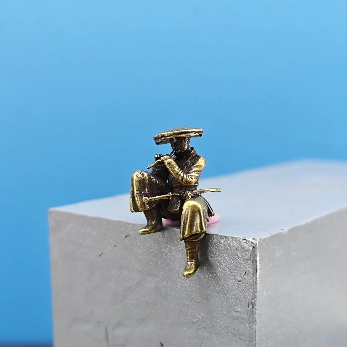 Ancient Style Flute-Playing Female Knight Miniature Ornament, Rockery Micro Landscape, Miniature Brass Figurine