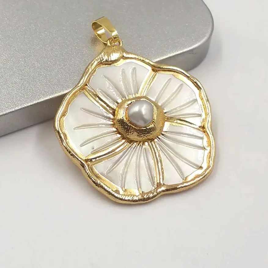 

Artificial Flowers Faux Flowers Fake Flowers Natural Shell Pendant Flower Shape Shell Pearl Pendant Gold Electroplated Women Fas