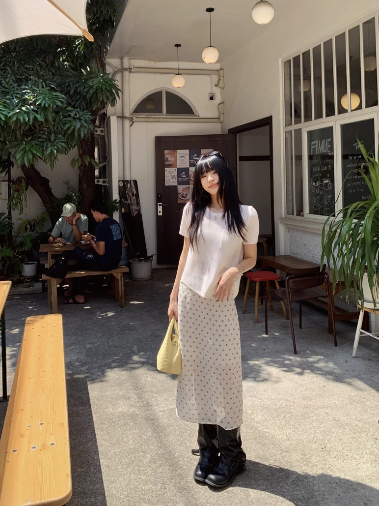 

Новинка лета: Женский вязаный комплект Kumikumi из двух предметов с коротким рукавом и круглым вырезом, в горошек, тонкая юбка миди, универсальный.