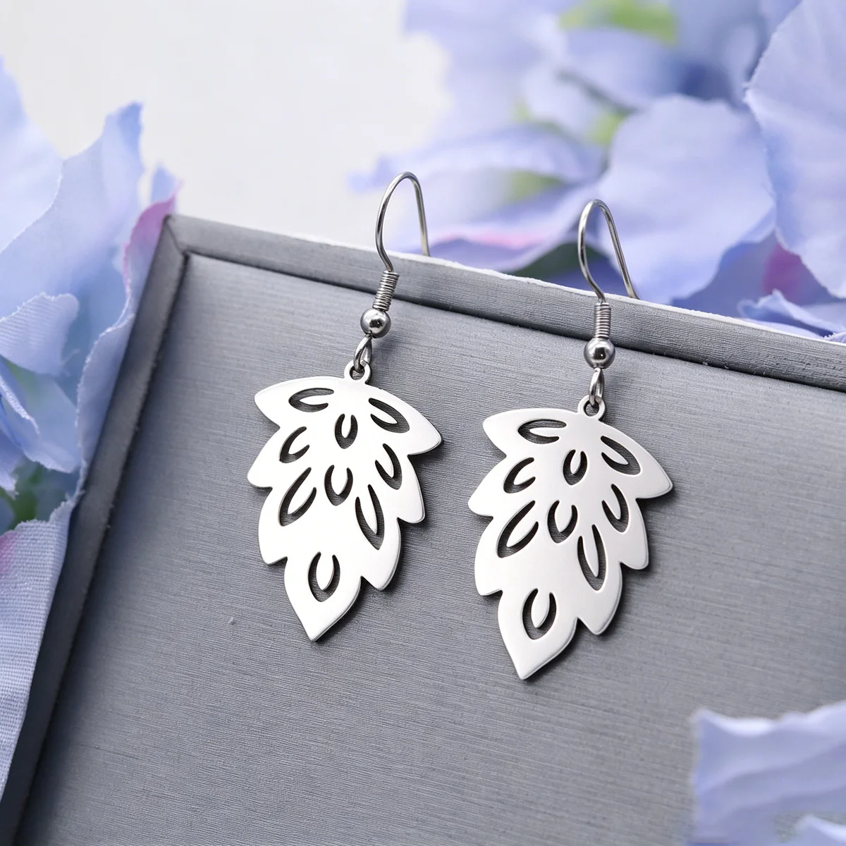 Kinitial Stainless Steel Maple Leaf Hook Earrings Autumn Leaf Vein Dangle Drop Earrings Botanical Jewelry Gift For Women