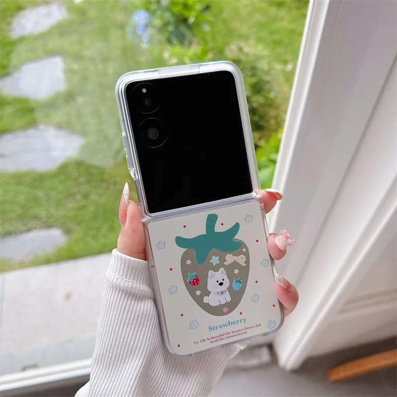 

Strawberry Mirror Phone Case For Samsung Galaxy Z Flip 7 6 5 4 Protective Back Cover For ZFlip5 ZFlip6 ZFlip7 Case Shell