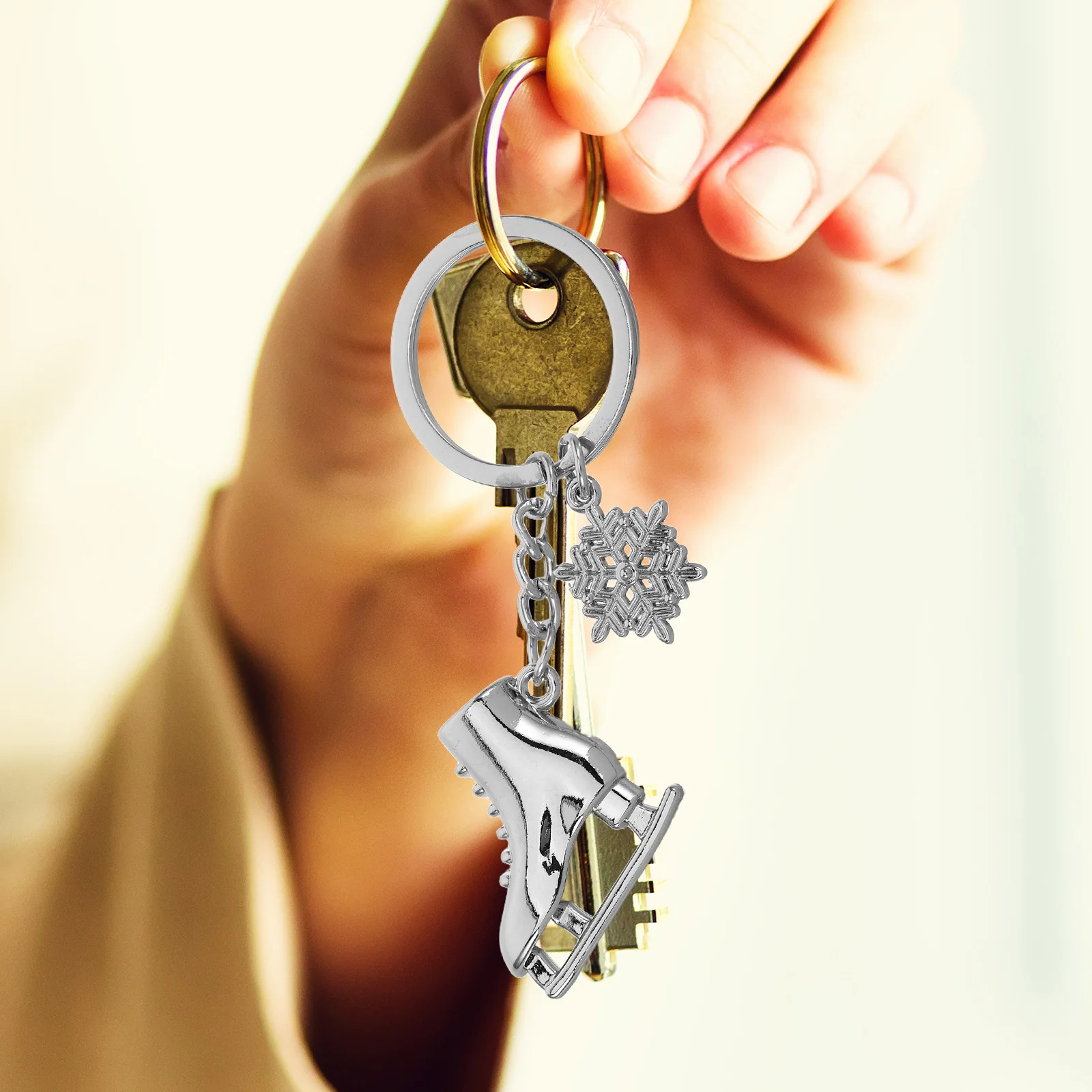 

Ice Skating Keychain Realistic Design Metal Charm for Keys Bags Accessories Figure Skater Christmas Present Decoration