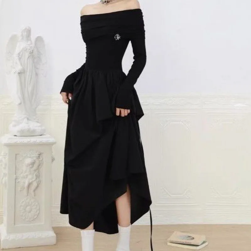 

Waist hugging white long dress with niche design, early autumn long sleeved one shoulder French off shoulder dress