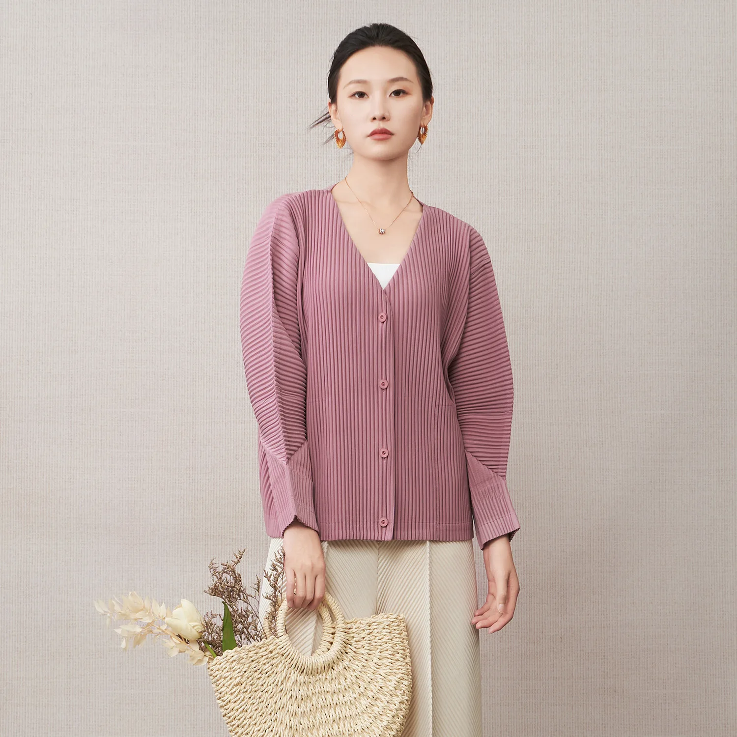 

Miyake Pleated 2025 Autumn and Winter New Jacket Women Loose Pleated Single-breasted Fashion Comfortable Peplum Cardigan Outwear