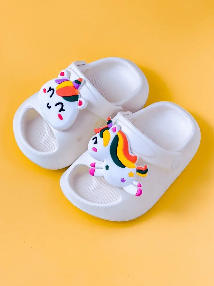 

2025 New Kids Slippers Innocence Rainbow Unicorn Decoration Slippers Men's and Women's Go Out Slippers