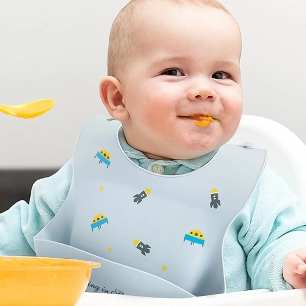 Милые мягкие силиконовые водонепроницаемые нагрудники с мультяшным принтом, регулируемый ловец еды