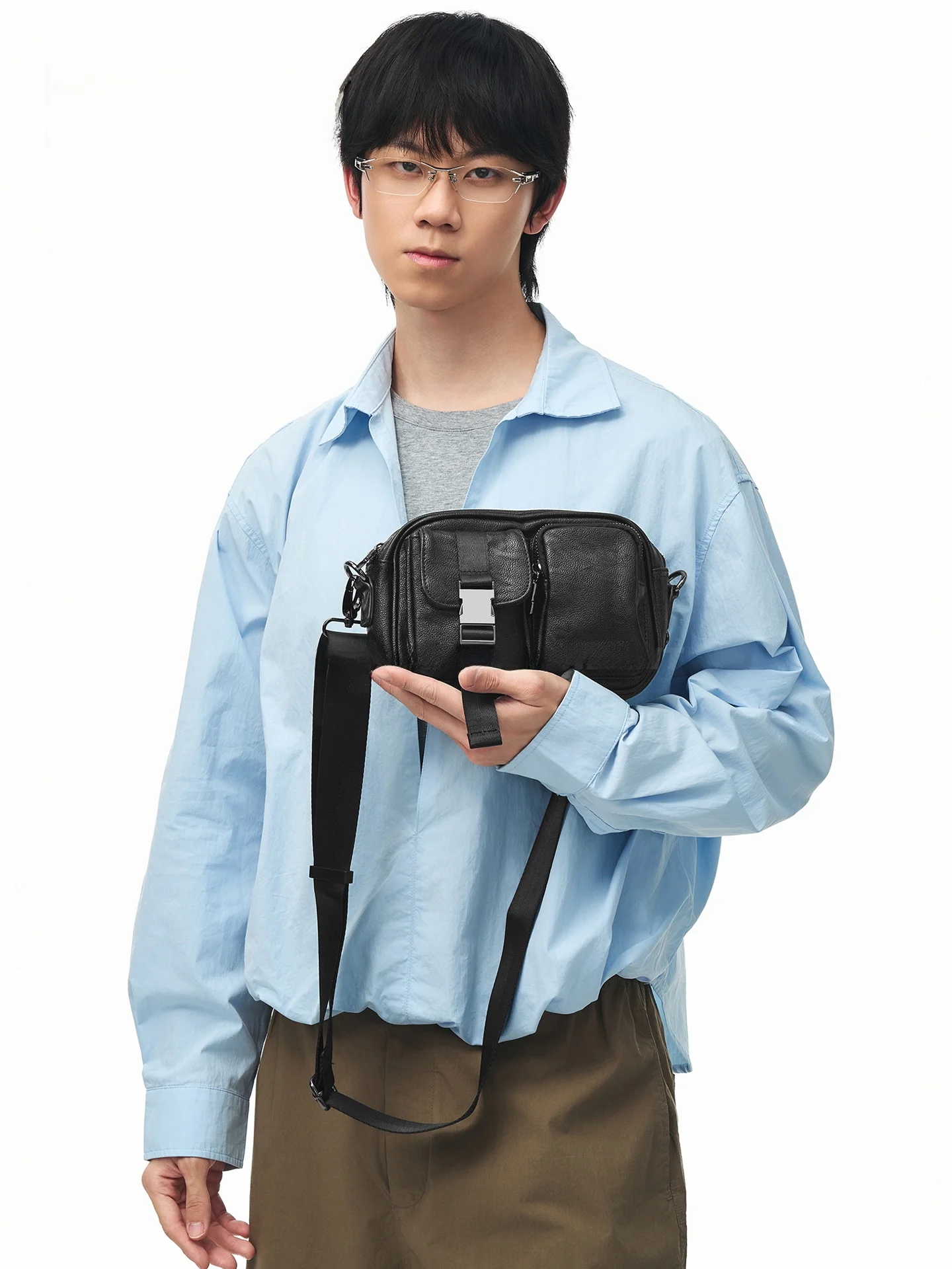 

Nesbit Men's Chest Bag Crossbody Bag 2026 New Casual Single Shoulder Bag Fashionable Black Leather Small Bag Leisure Style