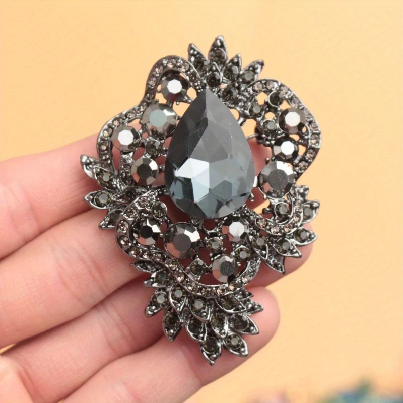 Fashion Design Light Luxury Style Rhinestone Pin Accessory Gift Unisex Fixed Decorative Pin Corsage