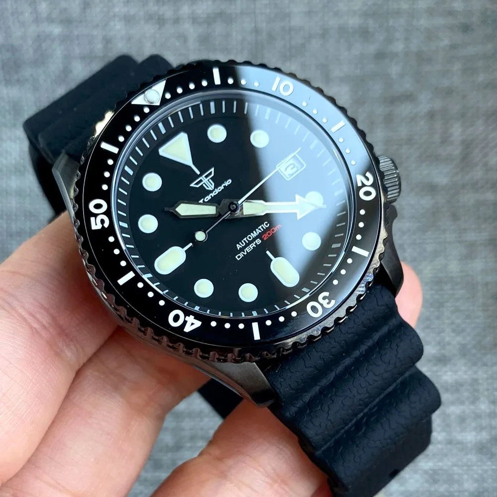 Black SKX Mod Dive Automatic Watch Men 3.8 Crown Tandorio Selfwinding Wristwatch 120Click Bezel Rubber Band Black Chapter Ring