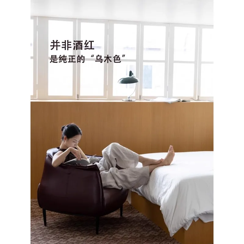 Sofá medieval de couroForneiras para móveis, móveis