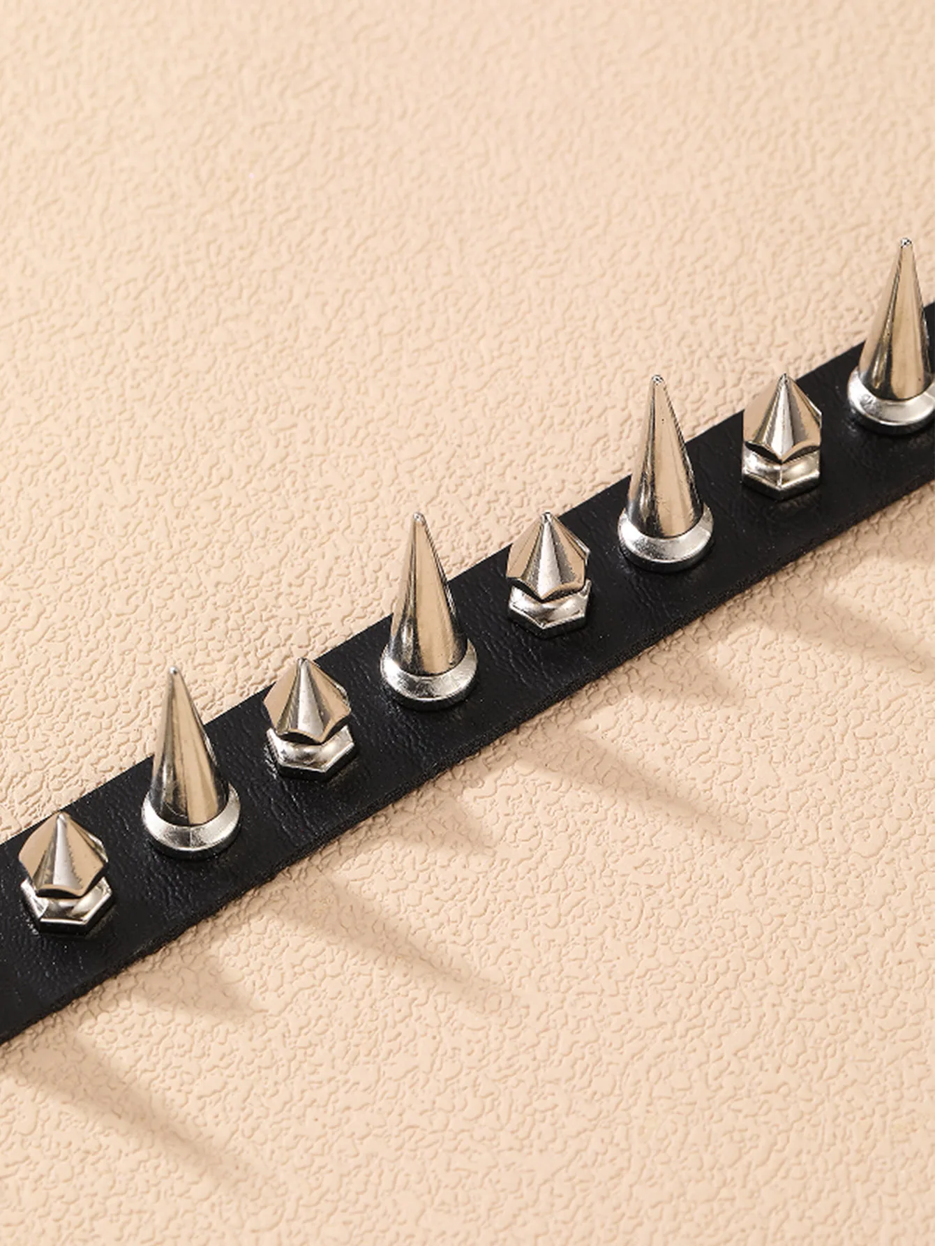 1 Stück Gothic Punk Stachel-Lederhalsband, kühne, rebellische Halskette für Rock-Stil & Statement-Looks – Detail 7