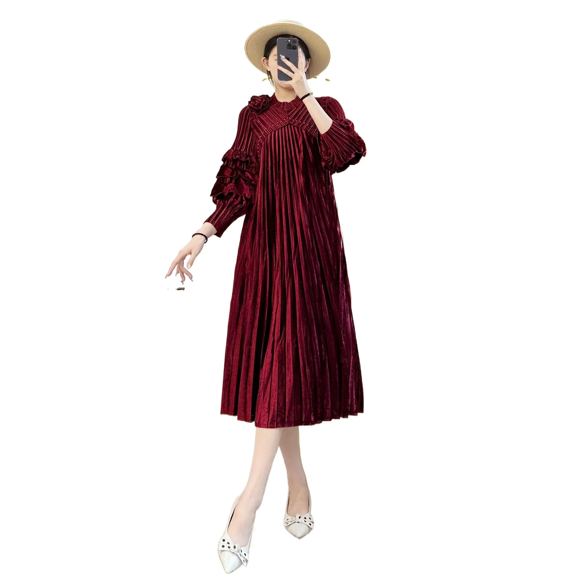 Miyake robe plissée femmes 2025 nouvelle couleur unie industrie lourde broderie vêtements de mère célébrité or velours robe de mariée