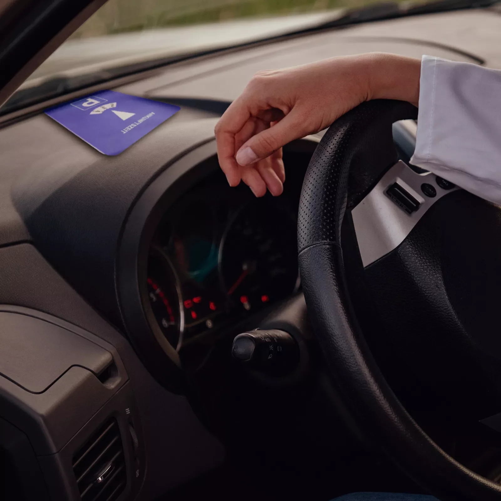 

1pcs Car Electronic Parking Timer Plastic Parking Clock Sign Compact Blue Electronic Parking Meter Automobile Accessory