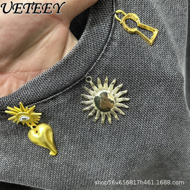 

Модный комплект в европейском стиле: футболка свободного кроя с коротким рукавом и круглым вырезом + брюки с широкими штанинами на резинке