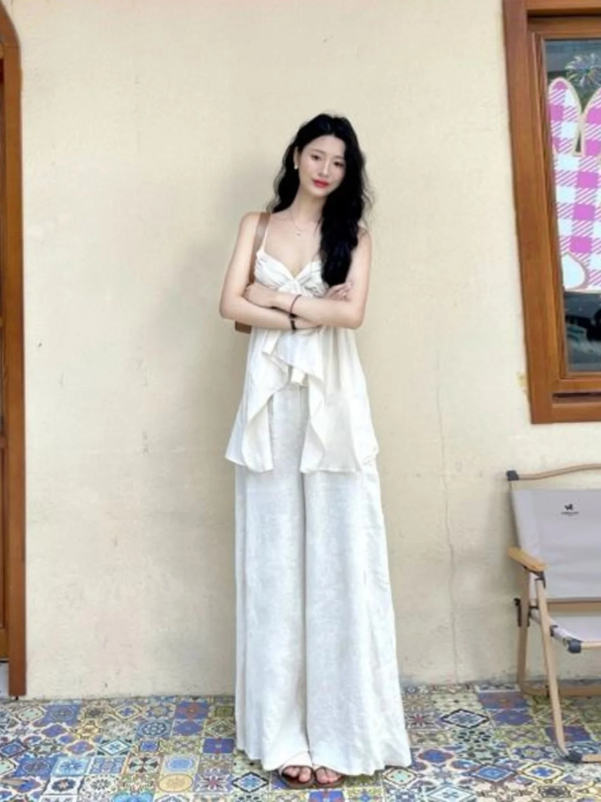 

Модный корейский дизайн, комплект из двух предметов: повседневные брюки с высокой талией и эффектом похудения, с открытыми плечами, для женщин, весна-лето.