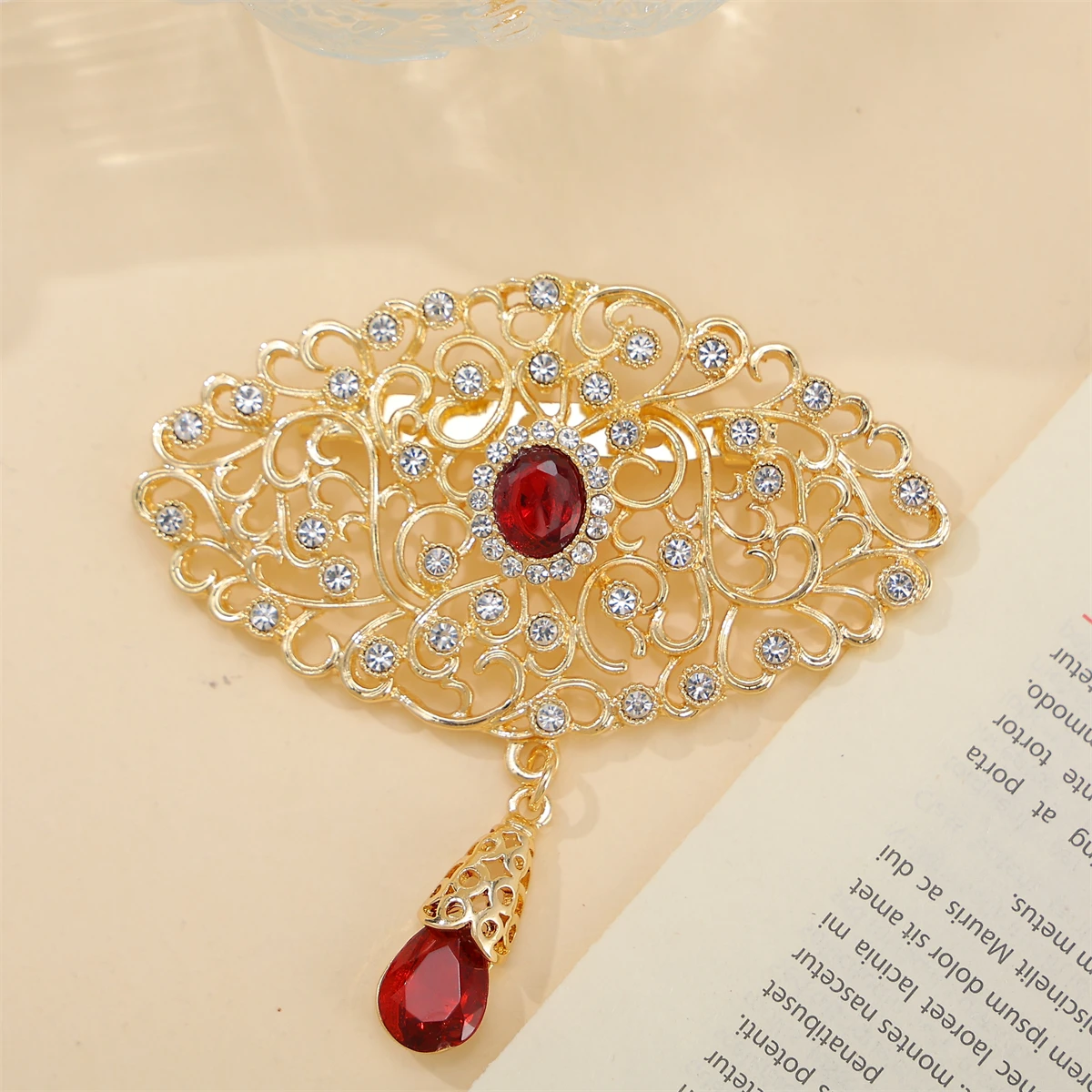 1 Moroccan Court-Style Lady's Brooch, Hollow-Carved, Inlaid W/ Plentiful Rhinestones, Lady's Wedding Banquet Jewelry