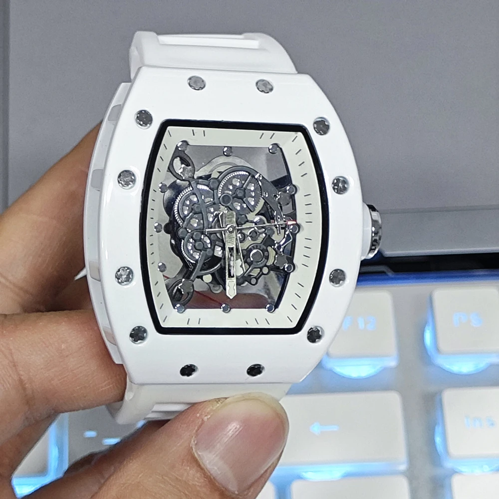 ساعة يد كوارتز رجالية فاخرة 2025 موضة جديدة ساعة رجالية أوتوماتيكية مقاومة للماء ساعات شفافة مضيئة