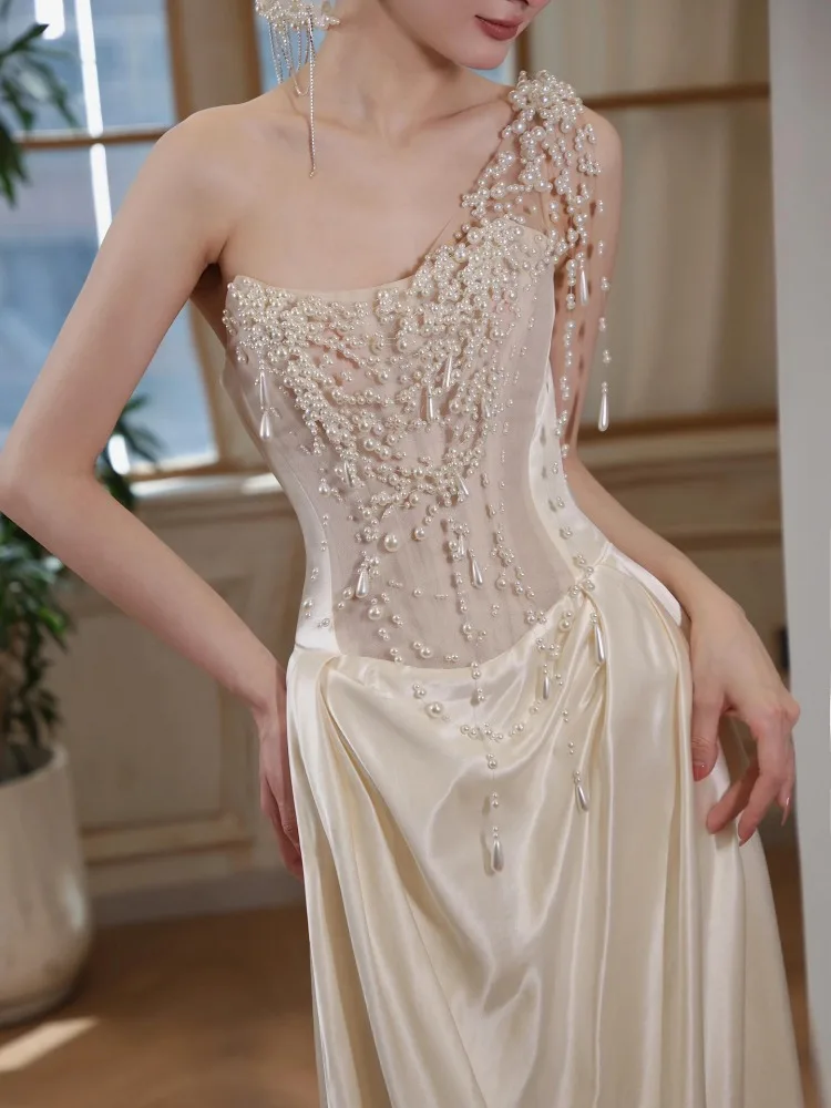 

Elegant One Shoulder Evening Party Dress Women Luxury Satin Heavy Industry Pearl Prom Dresses Customized Simple Wedding Dress