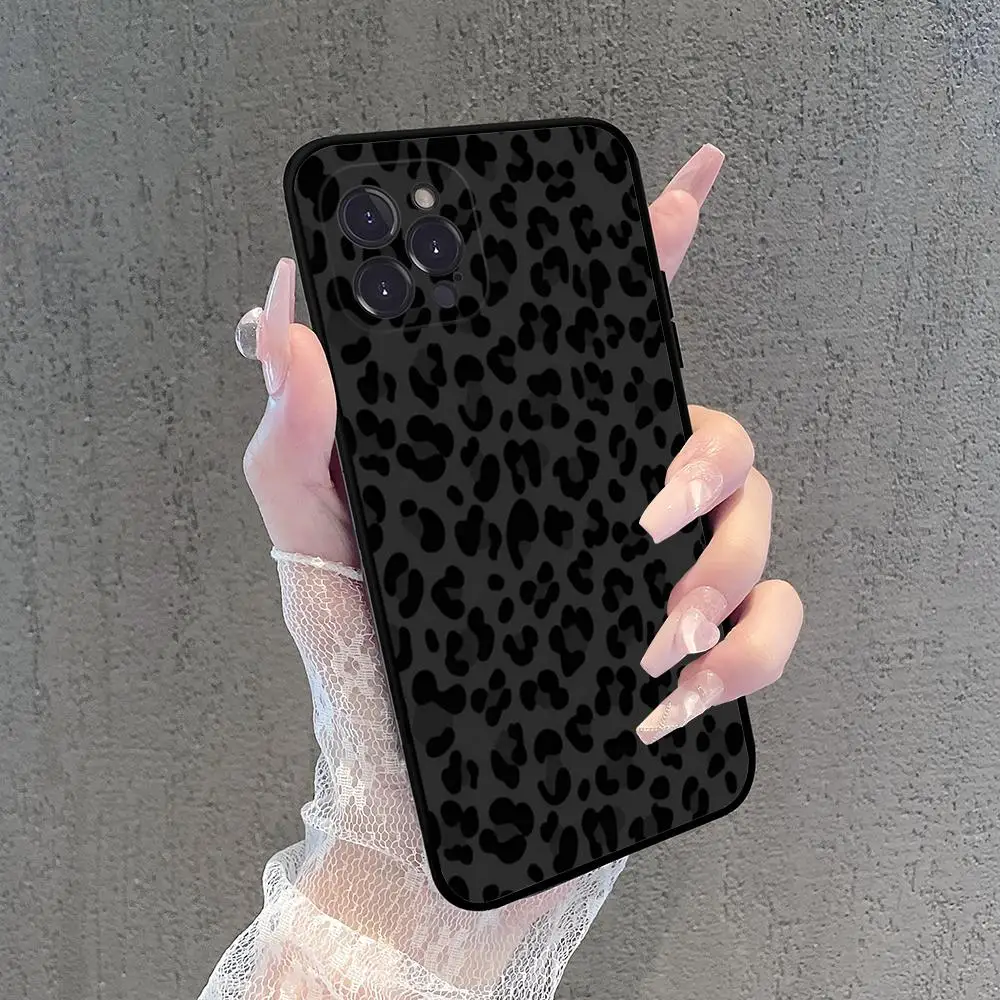 Leopard Print Black Phone Case For iPhone 15 14 11 12 13 Mini Pro XS Max Cover 7 8 Plus X XR Funda Shell