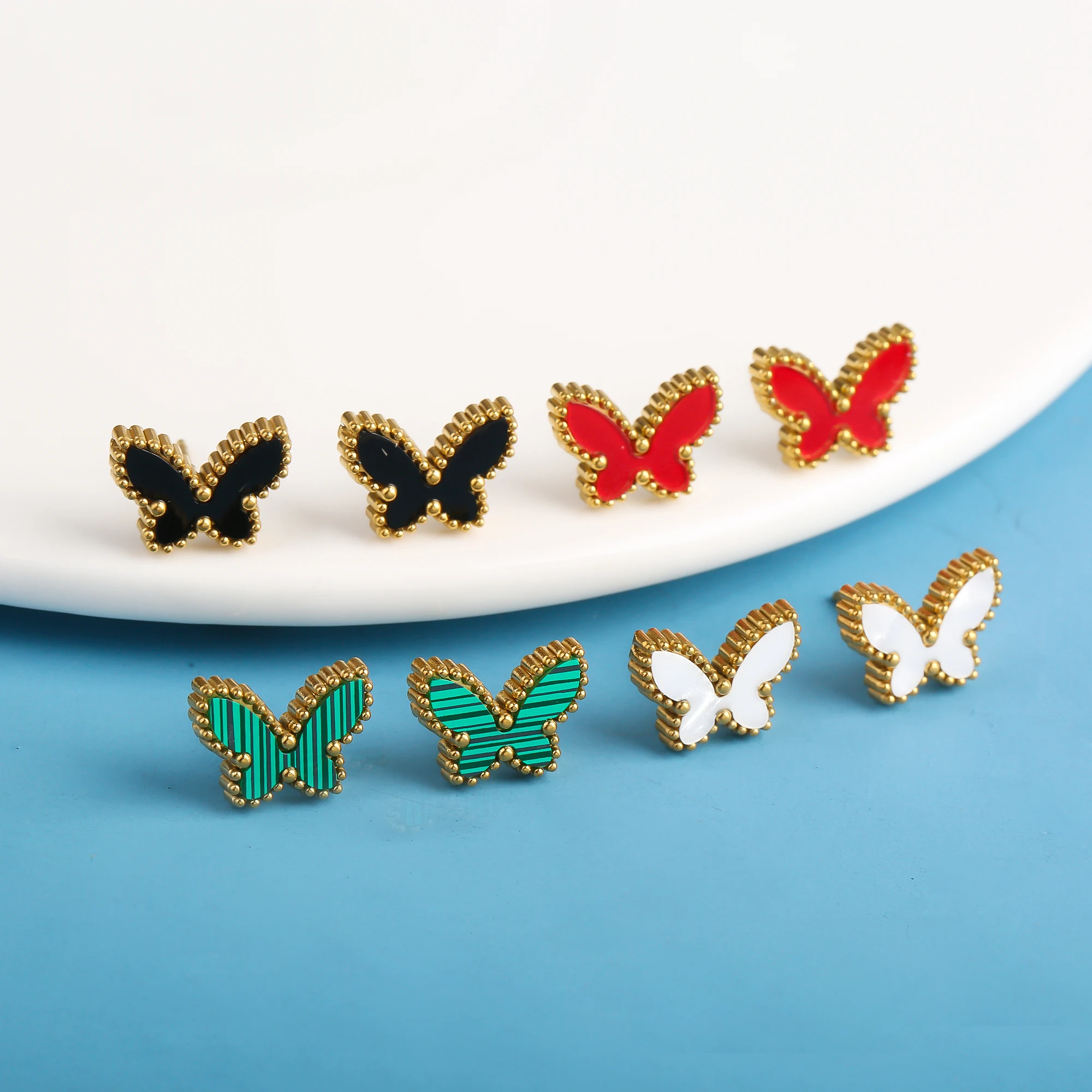 

Simple Lucky 316L Stainless Steel Insect Butterfly Studs Earrings Classic for Woman Party Gold Plated Jewelry Gift Clover
