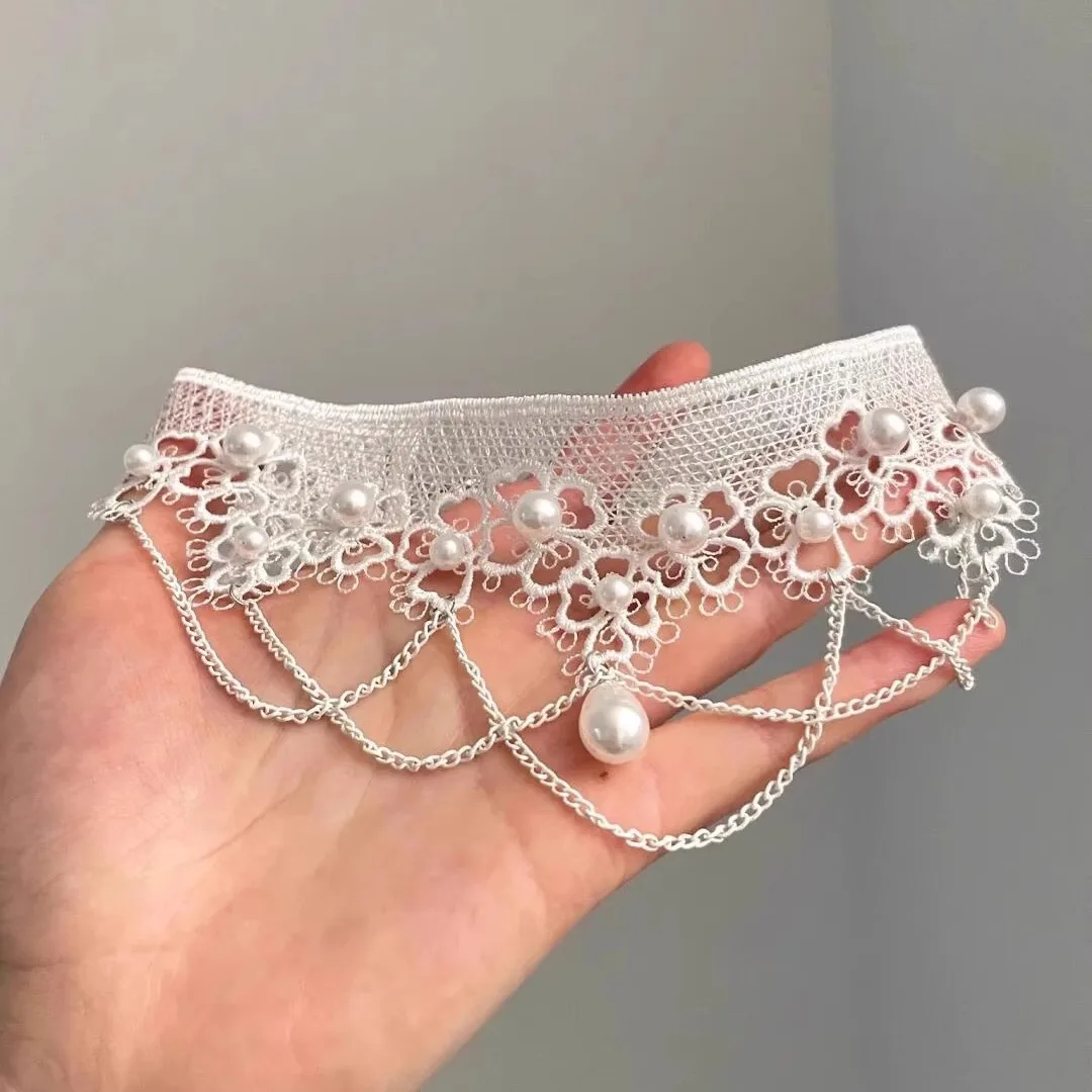 Variant: Lace and pearl neckl