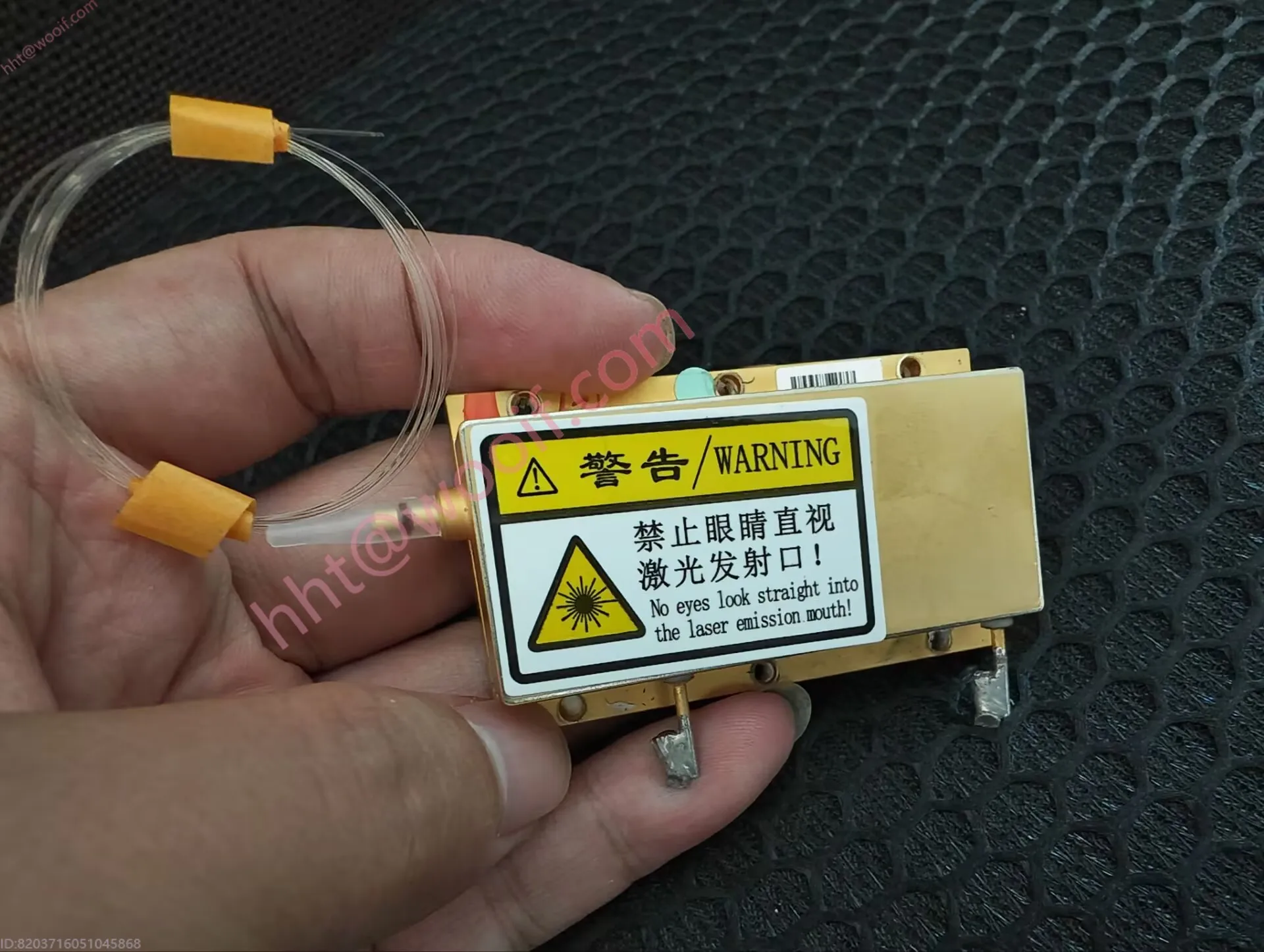 

Инфракрасный лазер с насосом 120 Вт. Лазер высокой мощности с небольшой разборкой волокна.