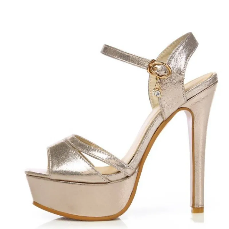 

Модные женские босоножки на высоком каблуке. Высота каблука около 13 см. Летняя женская обувь. Босоножки черные (золото, серебро). РАЗМЕР: 34-48