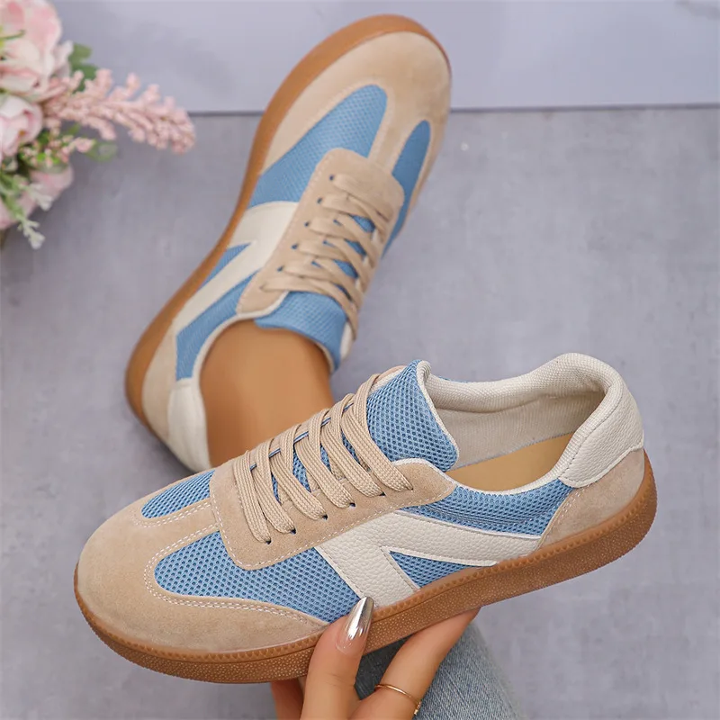 Fashion New Women's Sports Shoes Breathable Lace-Up Skateboard Shoes Woman Flat Shoes Comfortable Ladies Moral Training Shoes