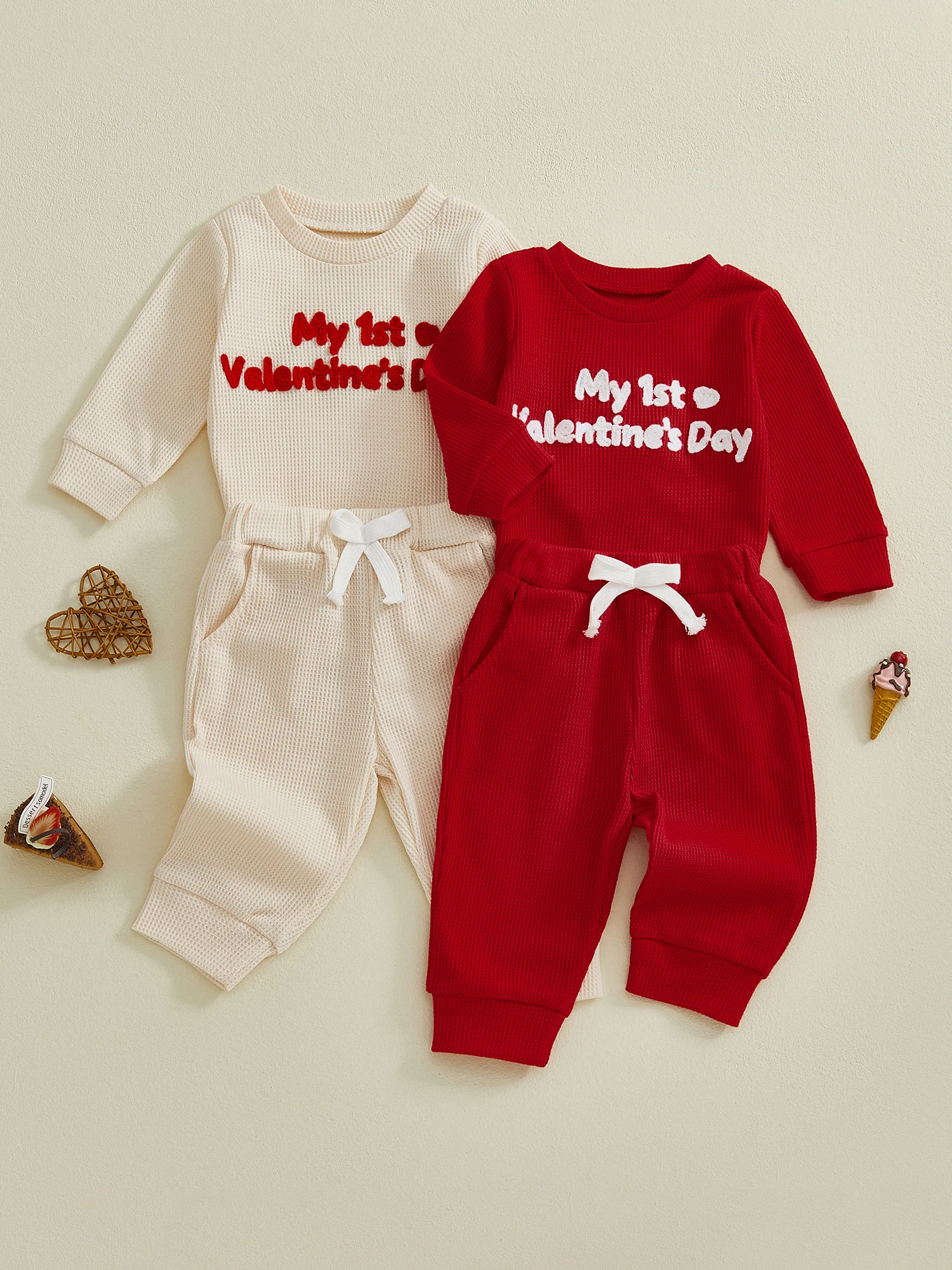 

Комплект одежды ко Дню святого Валентина для маленьких мальчиков, комбинезон с круглым вырезом с длинными рукавами и штаны на шнурке с вышивкой букв