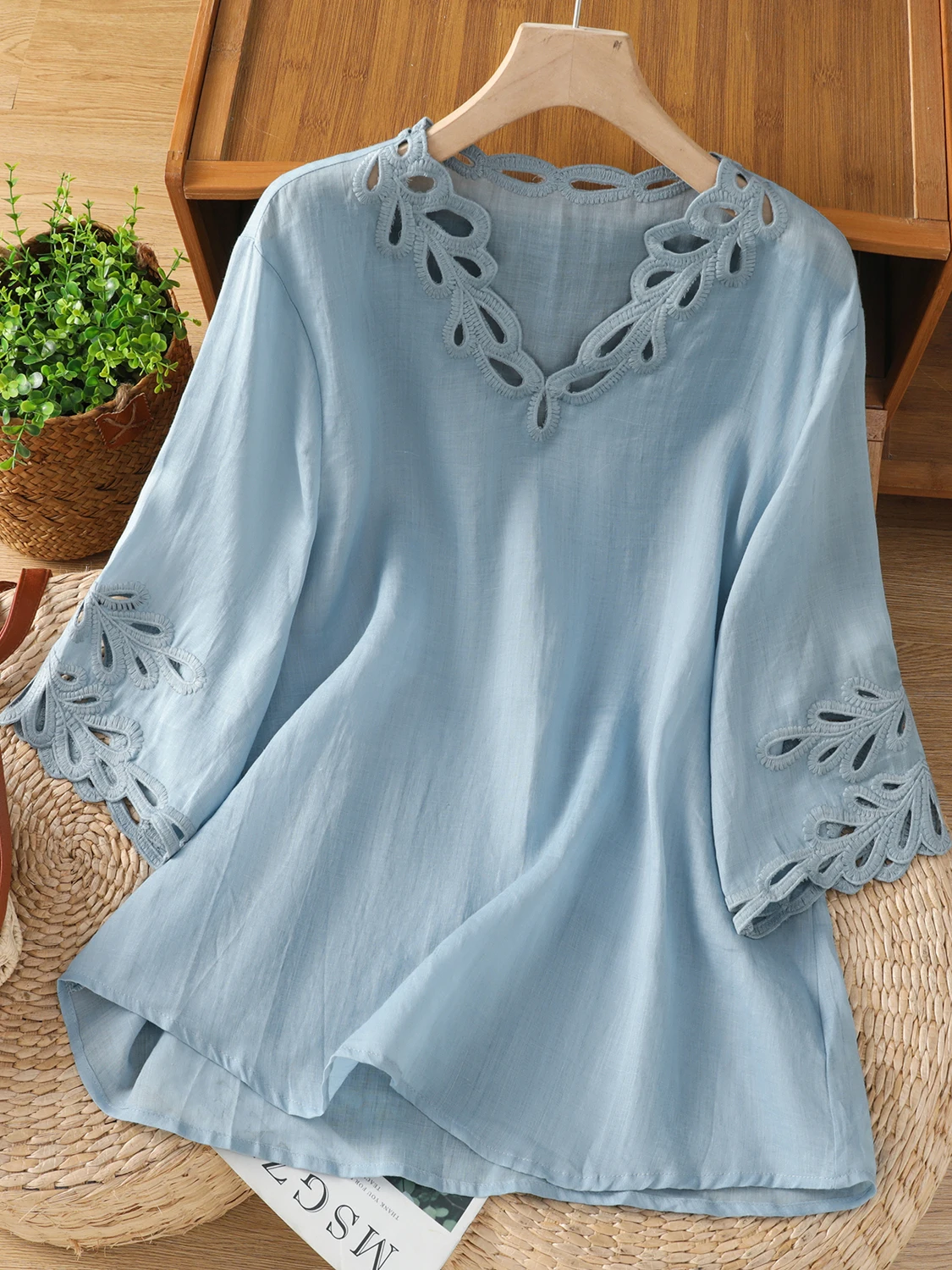 

Faionable Color Embroidered Linen ort Sve T-irt Loose Casual Women's Top V-Ne Summer Versatile Loose Fit irt
