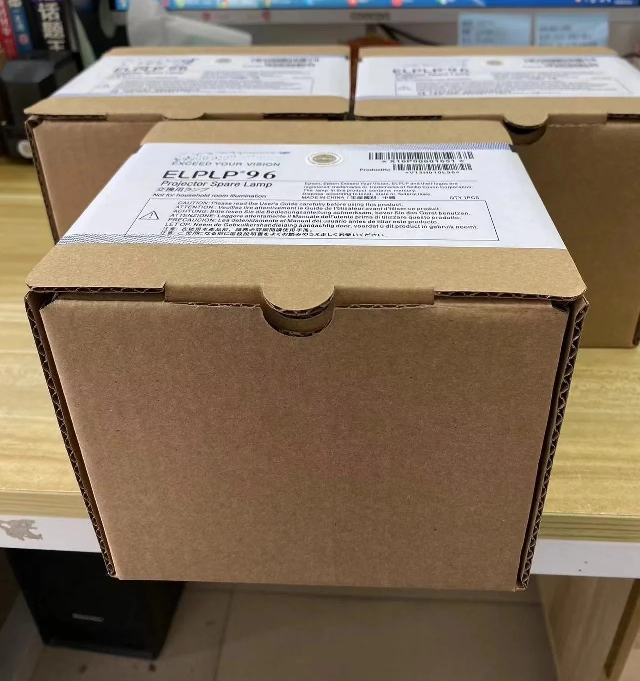 5PCS Original ELPLP96 OEM Projector Lamp for EH-TW5650/EH-TW5600/EB-X41/EB-W42/EB-W05/EB-U42/EB-U05/EB-S41/EB-W39/EB-S39/EB-990U