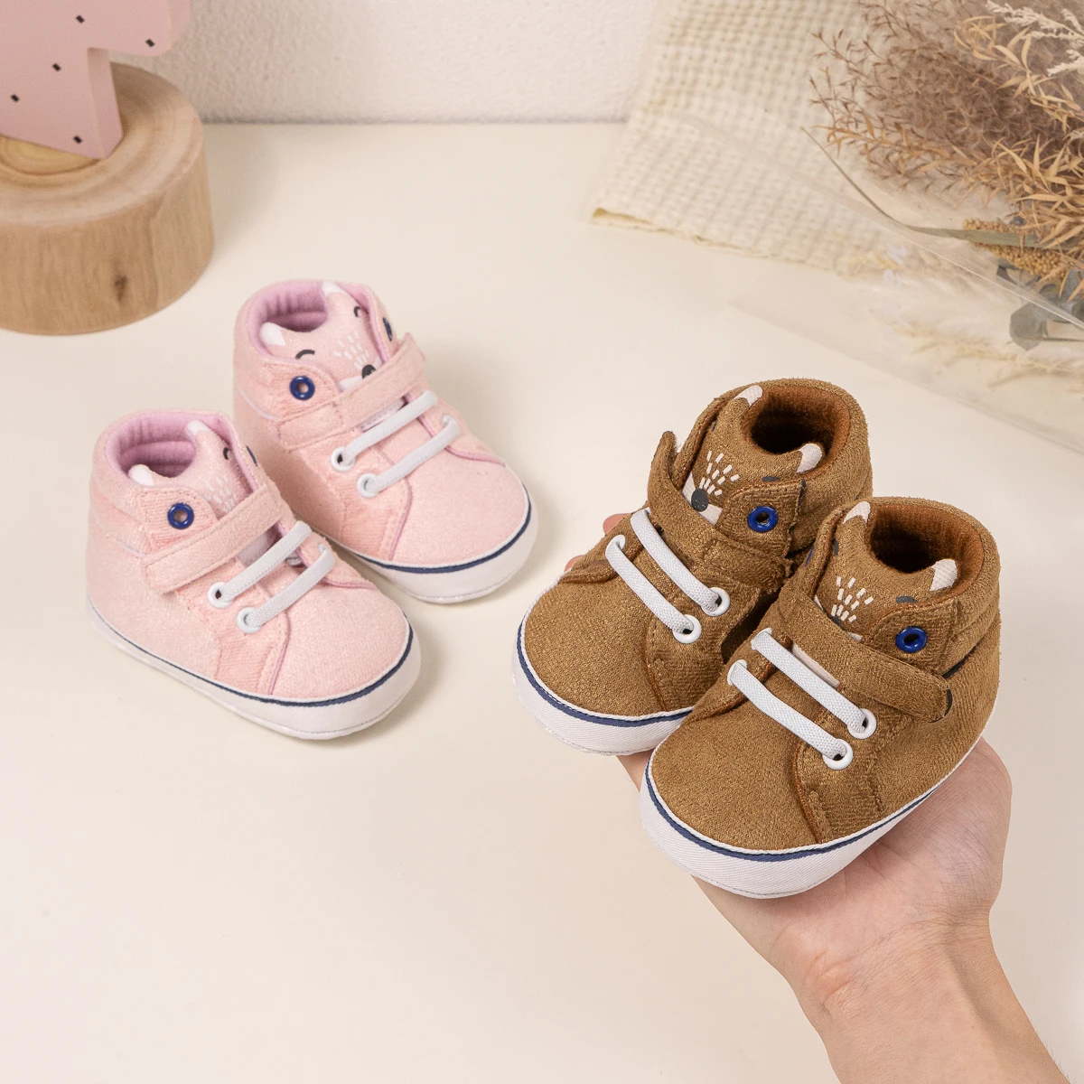 

New Boys Girls Shoes Classic Cloth Casual High Tops Sneakers Fashion Versatile Sports Style Toddler Cotton Sole First Walkers