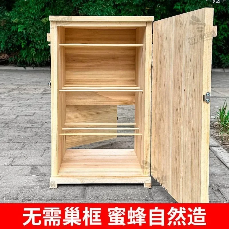 Bee soil raising in beehives A full set of vertical Three Gorges double door raising bees Thickened old-fashioned beehives