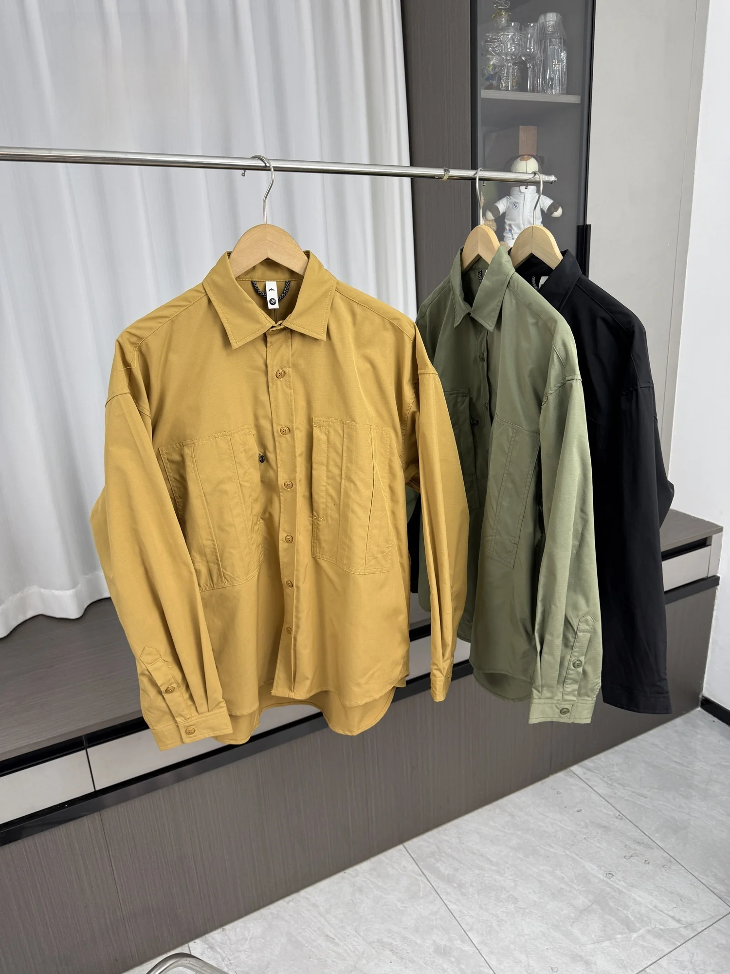 

Functional Outdoor Men's Long Sleeve Loose Fit Thin Shirt Spring Summer Casual Workwear Style Breathable Comfortable Urban Fa...