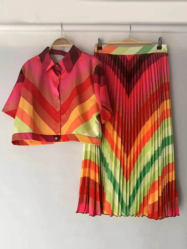 

Дизайнерская короткая рубашка в стиле ретро с геометрическим принтом и лацканами, комплект из двух предметов на лето 2023, женская одежда + свободная плиссированная юбка, модный комплект