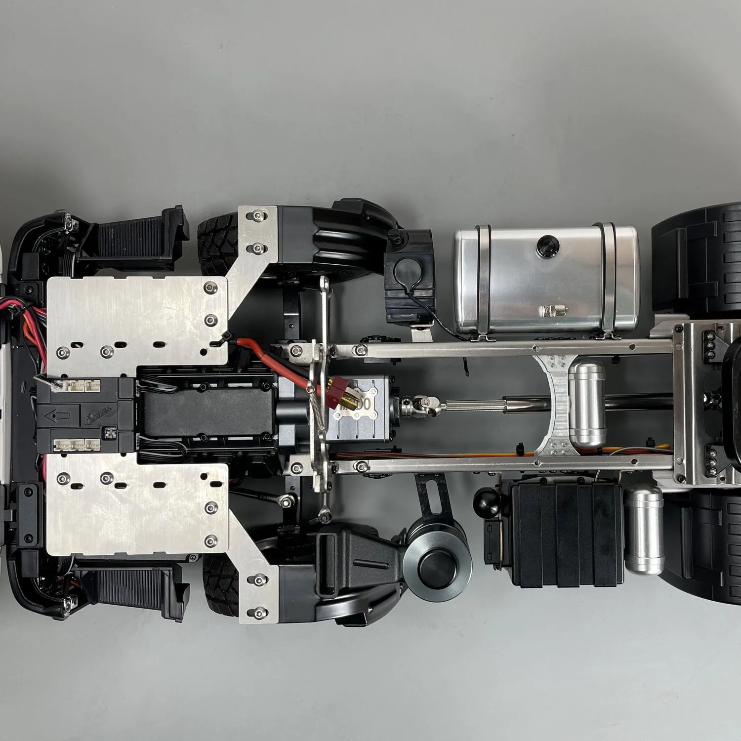 

1/14 Toys RC Tractor Truck 4x2 2-speed Radio Control Cars Model Differential Lock Axle FlySky I6S Painted Finished Vehicle