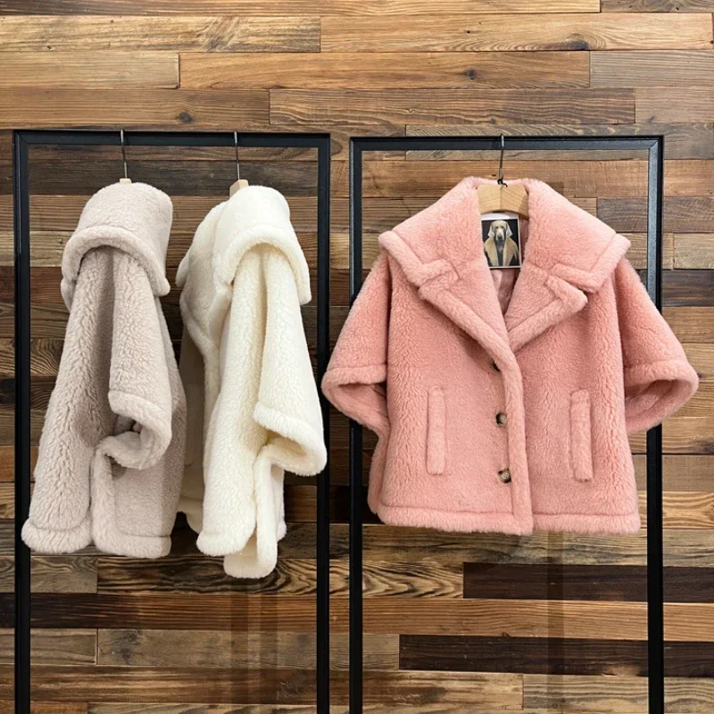 New Thick Single Breasted Short Teddy Bear Cape Coat Women Loose Warm Alpaca Fur Coat Lapel Soft Fur Cope Coats Autumn Winter