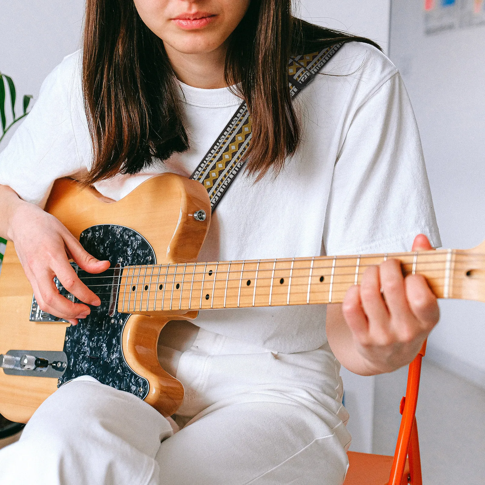 สายสะพายกีตาร์ 1 ชิ้น คุณภาพสูง ปักลาย ปรับได้ ทนทาน สวมใส่สบาย สำหรับกีตาร์โปร่ง กีตาร์เบส สายสะพายเครื่องดนตรี