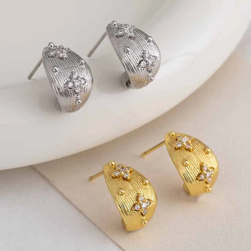 ANENJERY أربع أوراق زهرة الزركون أقراط للنساء تصميم فاخر بسيط دقيق تنوعا مجوهرات هدايا حفلة بالجملة