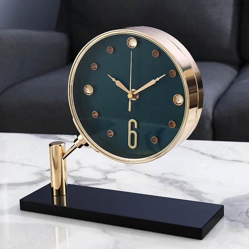 Creative Alloy Leather Table Clock European Modern Alloy base Stand Electronic Silent Clocks Living Room Decoration Ornament