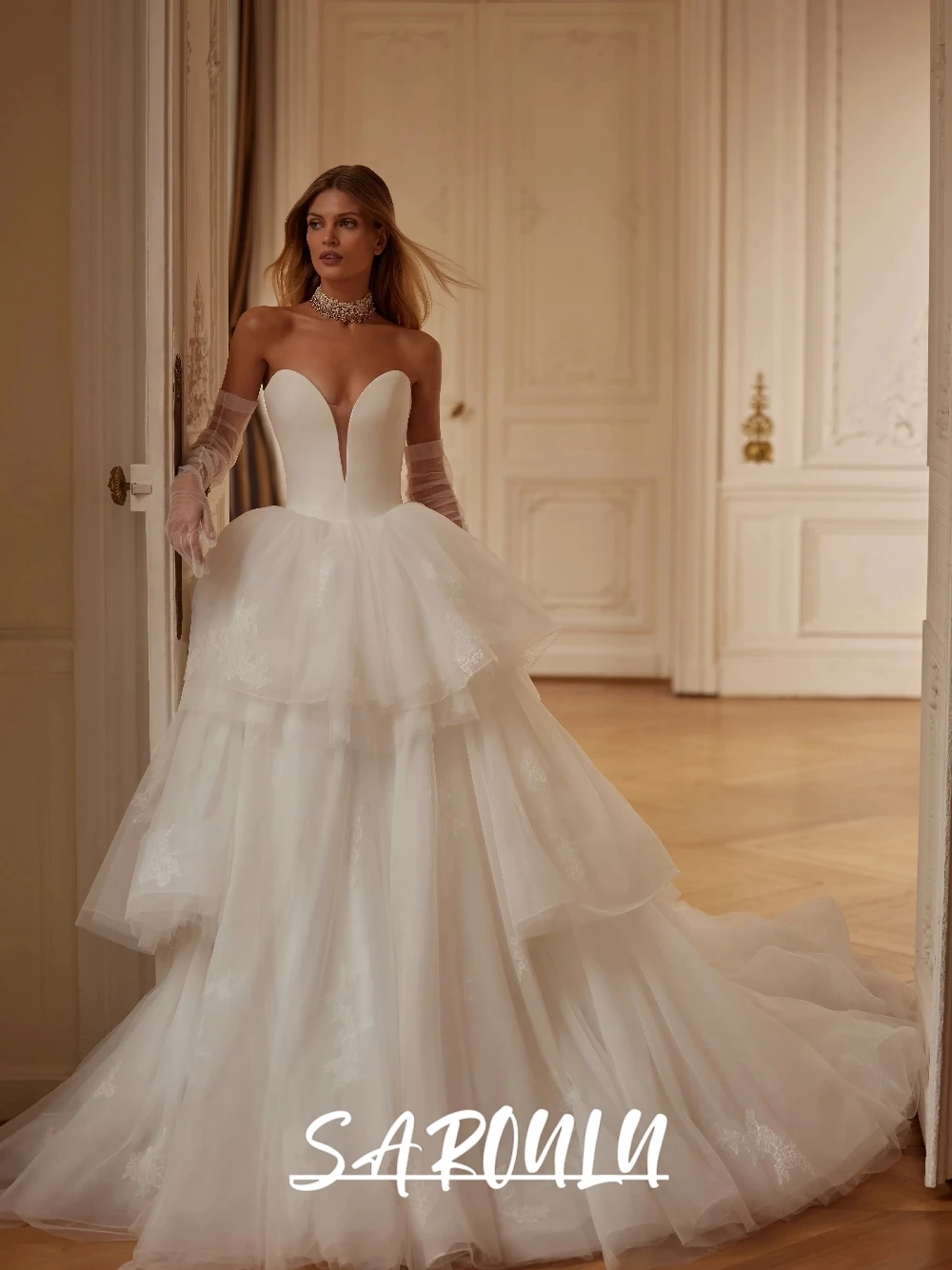 

Fairy Tiered Ball Gown Romantic Tulle Lace Sexy Plunge Neckline Wedding Dress Customized Simple Modern Corset Wear No Gloves