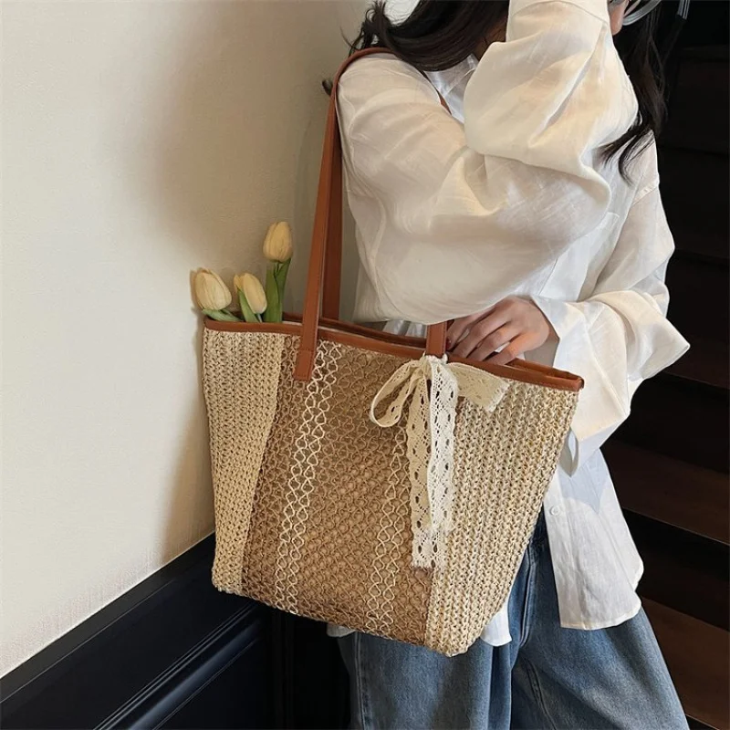 

High-Quality Leather Handbag For Women By Famous Designer - Luxury Brand Popular Classic Elegant Crossbody Tote