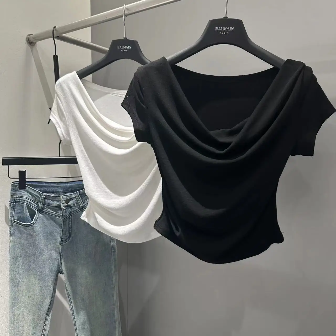 

Женский летний корейский стиль с открытыми плечами, тонкий короткий топ на одно плечо с короткими рукавами