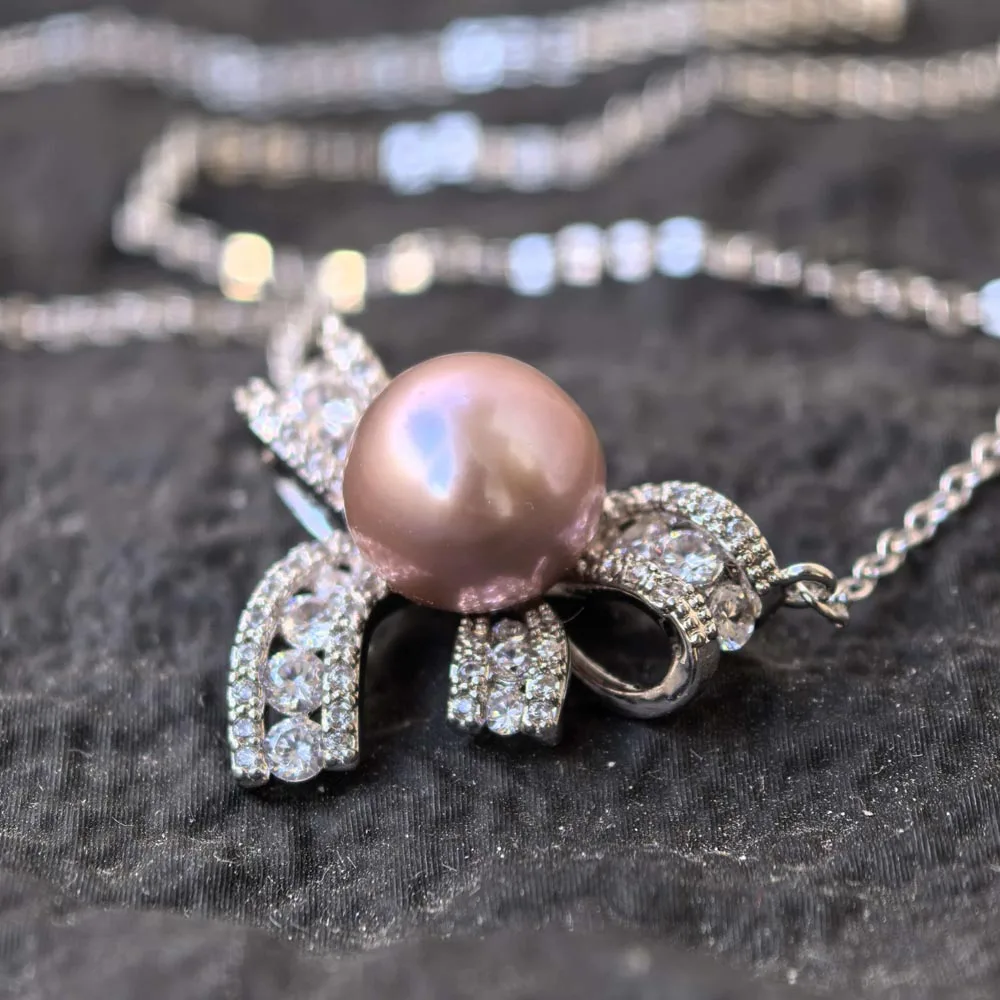 

Кулон-цепочка Z14389 с бантом и цирконием, 10 мм, натуральный лавандовый круглый жемчуг Эдисон