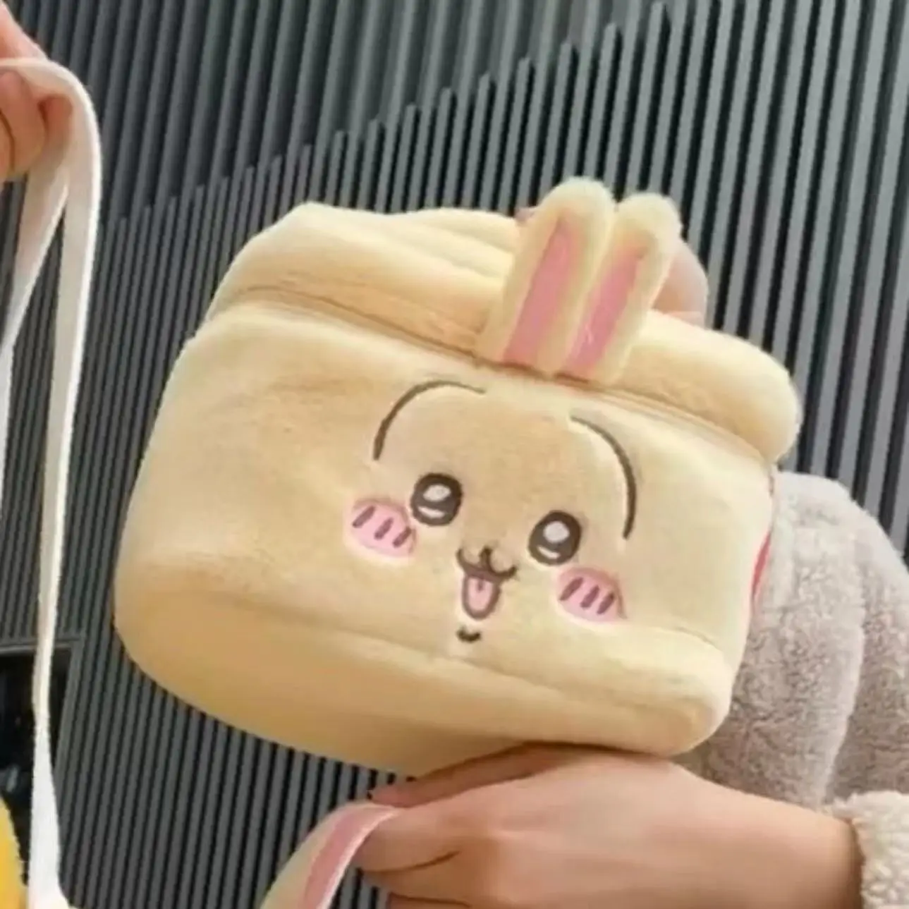 Kawaii Chiikawa Cute Plush Cosmetic Bag Usagi Hachi Ji Large Capacity Storage Pouch for Makeup Travel Daily Organize Cartoon
