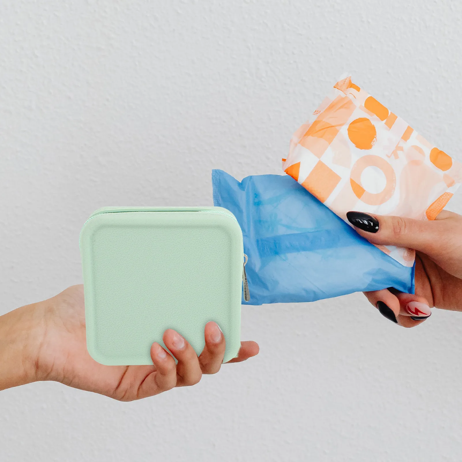 Reusable Pads Menstrual Toiletry Bag Teen Period for Purse Storing Sanitary Napkins