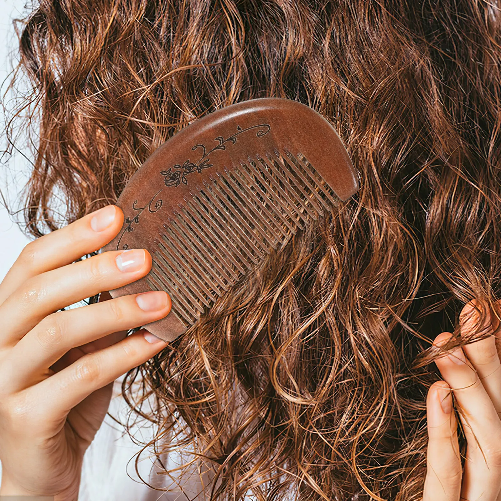 

2Pcs Wood Hair Comb Natural Material Carved Retro Design Hair Comb for Women Men Smooth Close Teeth Scalp Massage Anti-Static